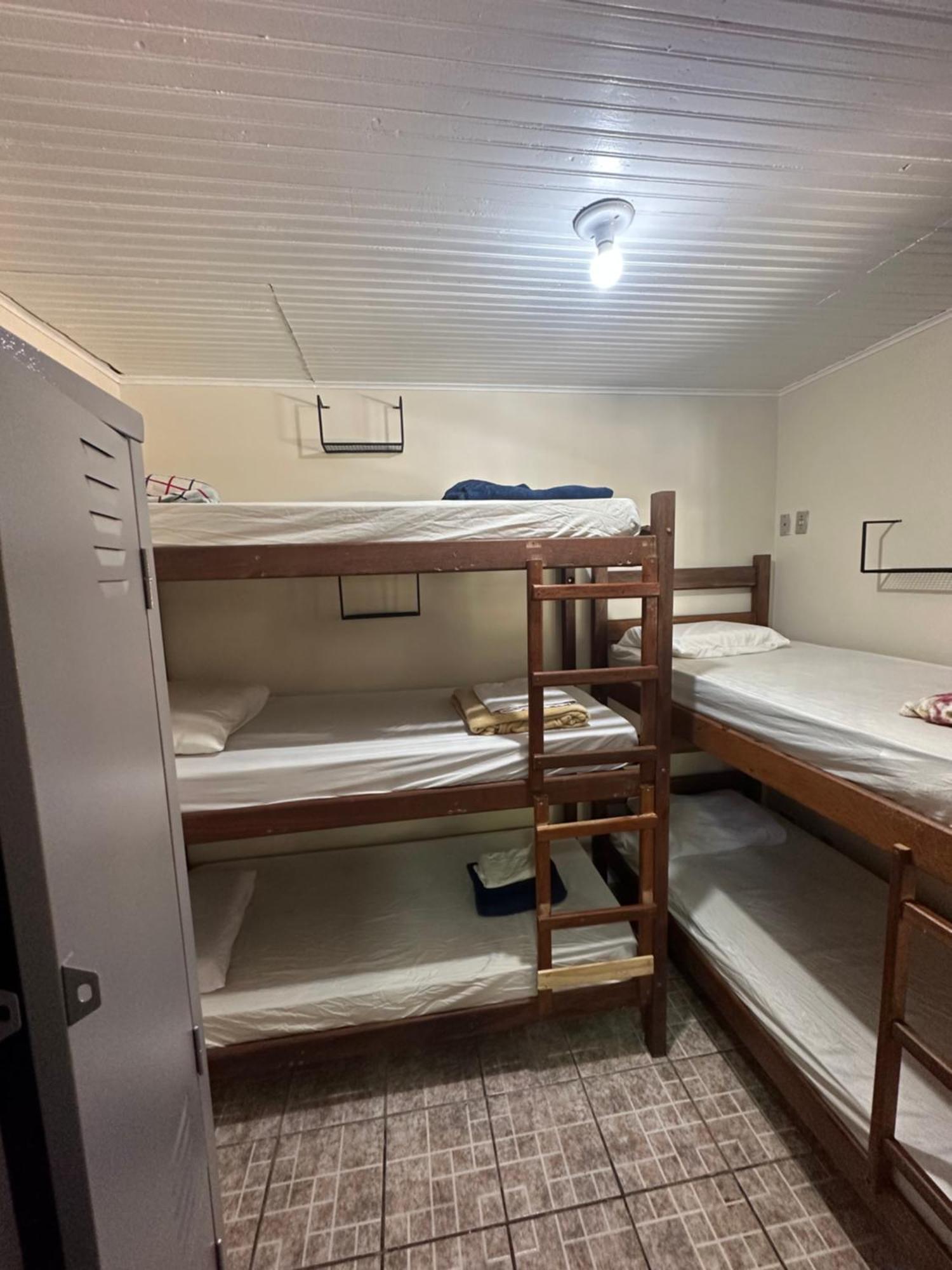Mahalo Hostel Vila do Abraao Ngoại thất bức ảnh